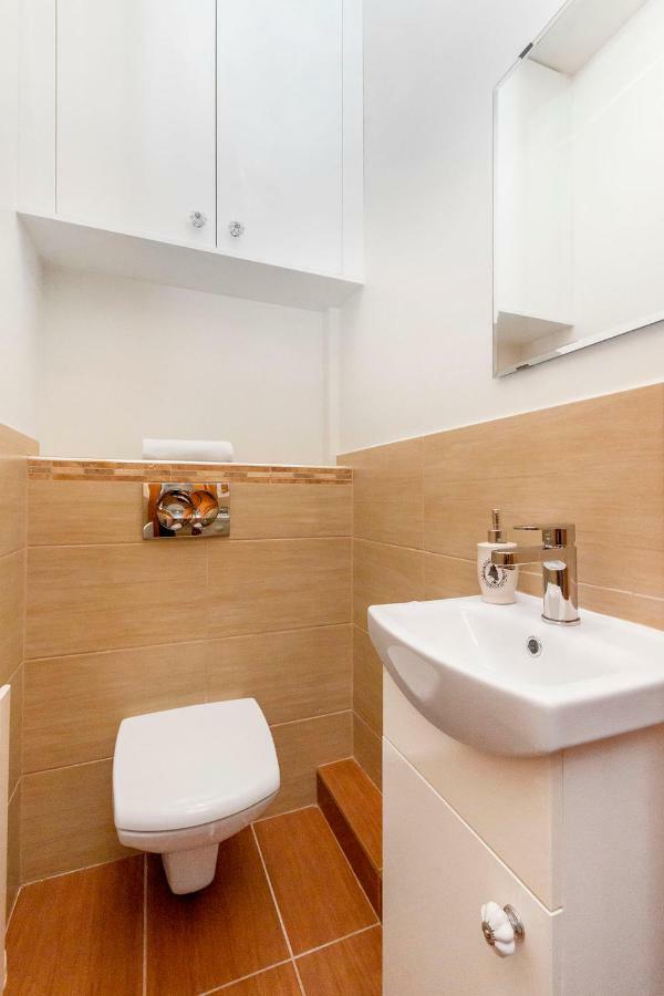 Beautiful Holyrood Park Apartment Edinburgh Exterior foto