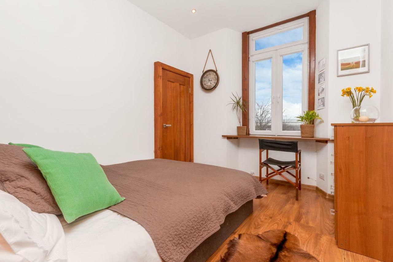 Beautiful Holyrood Park Apartment Edinburgh Exterior foto